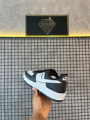 Tênis Importado Preto com branco Nike